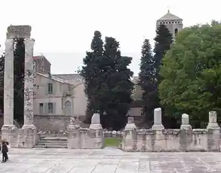 Arles, Roman and Romanesque Monuments