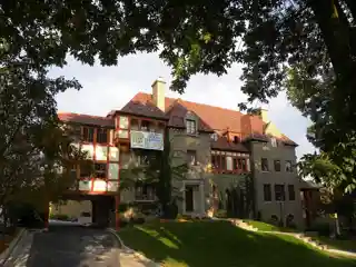 Delta Upsilon Chapter House