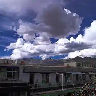Banak Shöl Hotel