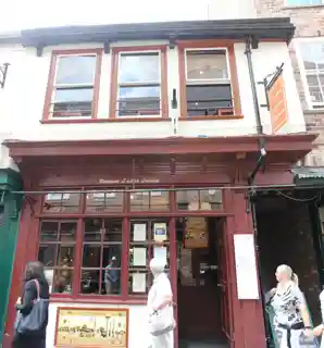 31–33 The Shambles