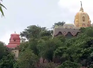 Pisanhari ki Marhia temple