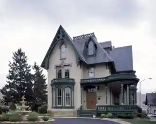Lake-Peterson House