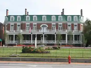 Martha Washington Inn
