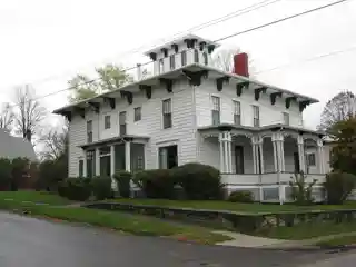 Maple Street Historic District