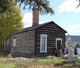 Dexter Cabin