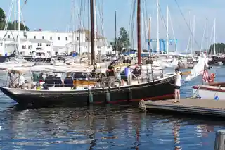 Surprise (schooner)