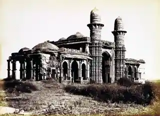 Miya Khan Chishti's Mosque and Tomb