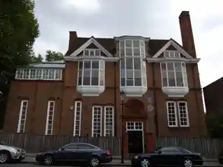 8 Melbury Road