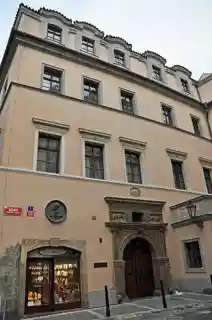 House at the Two Golden Bears