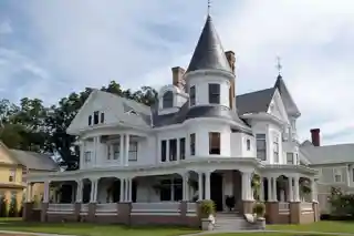 Blades House