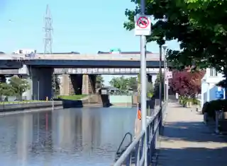 Sainte-Anne-de-Bellevue Canal  Canal de Sainte-Anne-de-Bellevue