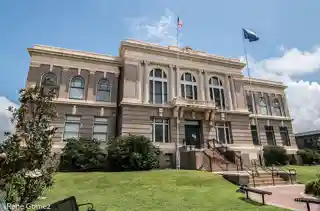 DeSoto Parish Courthouse