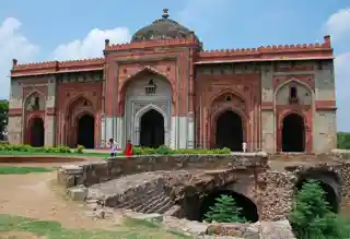 Qila-i-Kuhna Mosque(Inside Purana Qila)