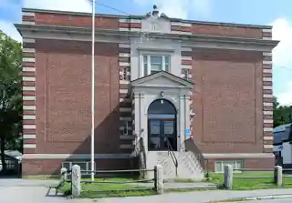 Barnum School