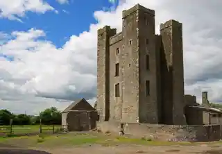 Dunsoghly Castle