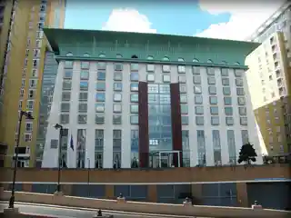 Canary Riverside Plaza Hotel