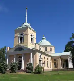 St. Nicholas ChurchPyhän Nikolaoksen kirkkoS:t Nikolaus kyrka