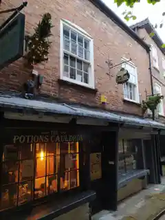 10–11 The Shambles