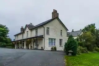Plas Dinas