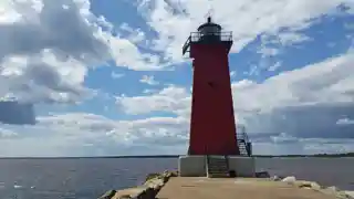 Manistique East Breakwater Light