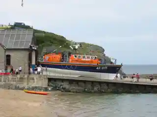 Porthdinllaen Lifeboat Station(Welsh Gorsaf Bad Achub Porthdinllaen)
