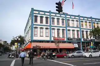 Broker's Building