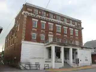 New Colonial Hotel
