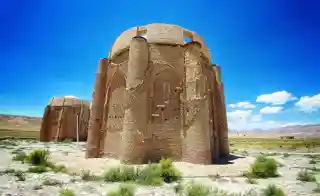Kharraqan towers