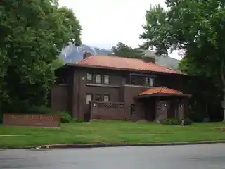 Gustav Becker House