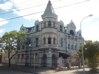 Broadway Hotel