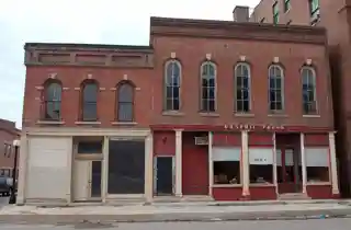 Building at 203–205 North Market Street
