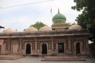 Shah Wajihuddin Alvi Tomb