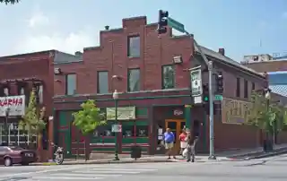 Kelly's Westport Inn