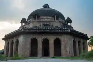 Tomb of Bakhtiar Khan