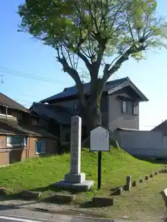 Tomida ichirizuka