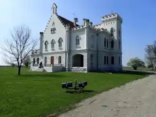Kapetanovo Castle