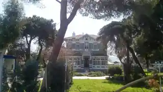 Green Mansion