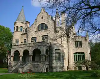 1890 House Museum