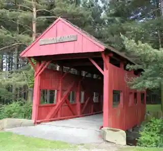 Devil's Den, McClurg Covered Bridge