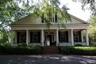 Arnoldus Brumby House