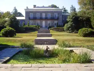 Bartow–Pell Mansion and Carriage House