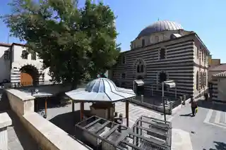 Alaüddevle Mosque