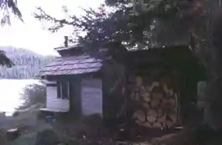 Distin Lake Shelter Cabin