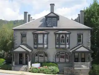 Building at 130–132 Biltmore Avenue