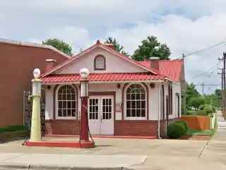 Beam's Shell Service Station and Office, (Former)