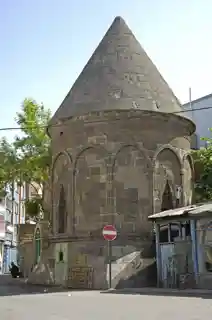 Karanlik Kümbet