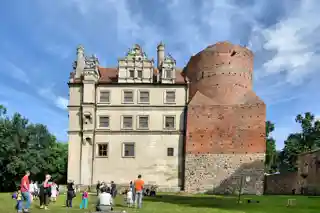 Pęzino Castle