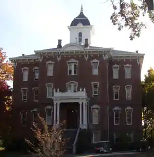 Pioneer Hall, Linfield College