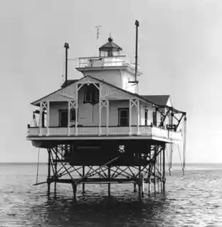 Tue Marshes Light