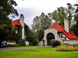 Rosebush House